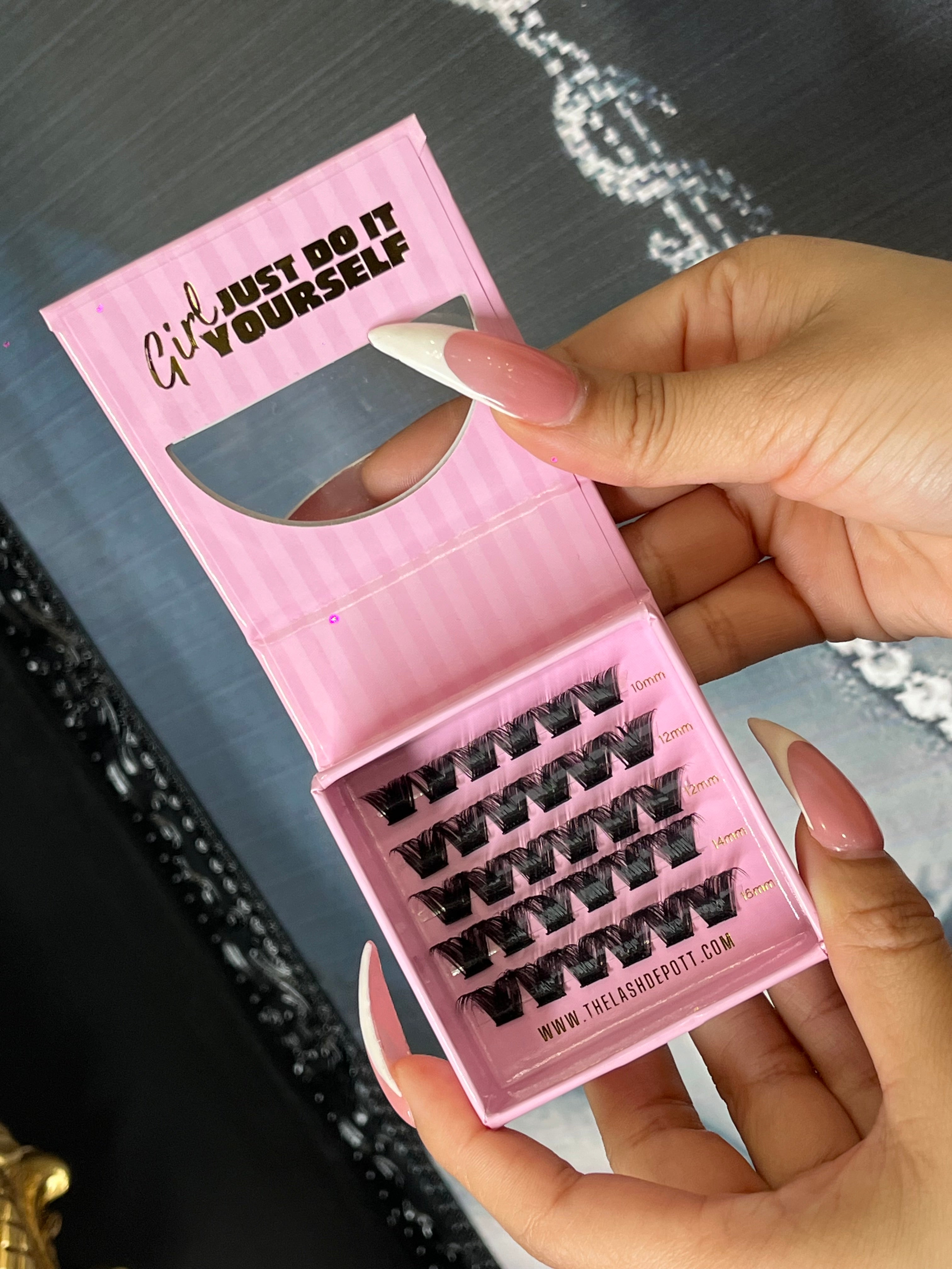 The Lash Vault Cluster Lashes