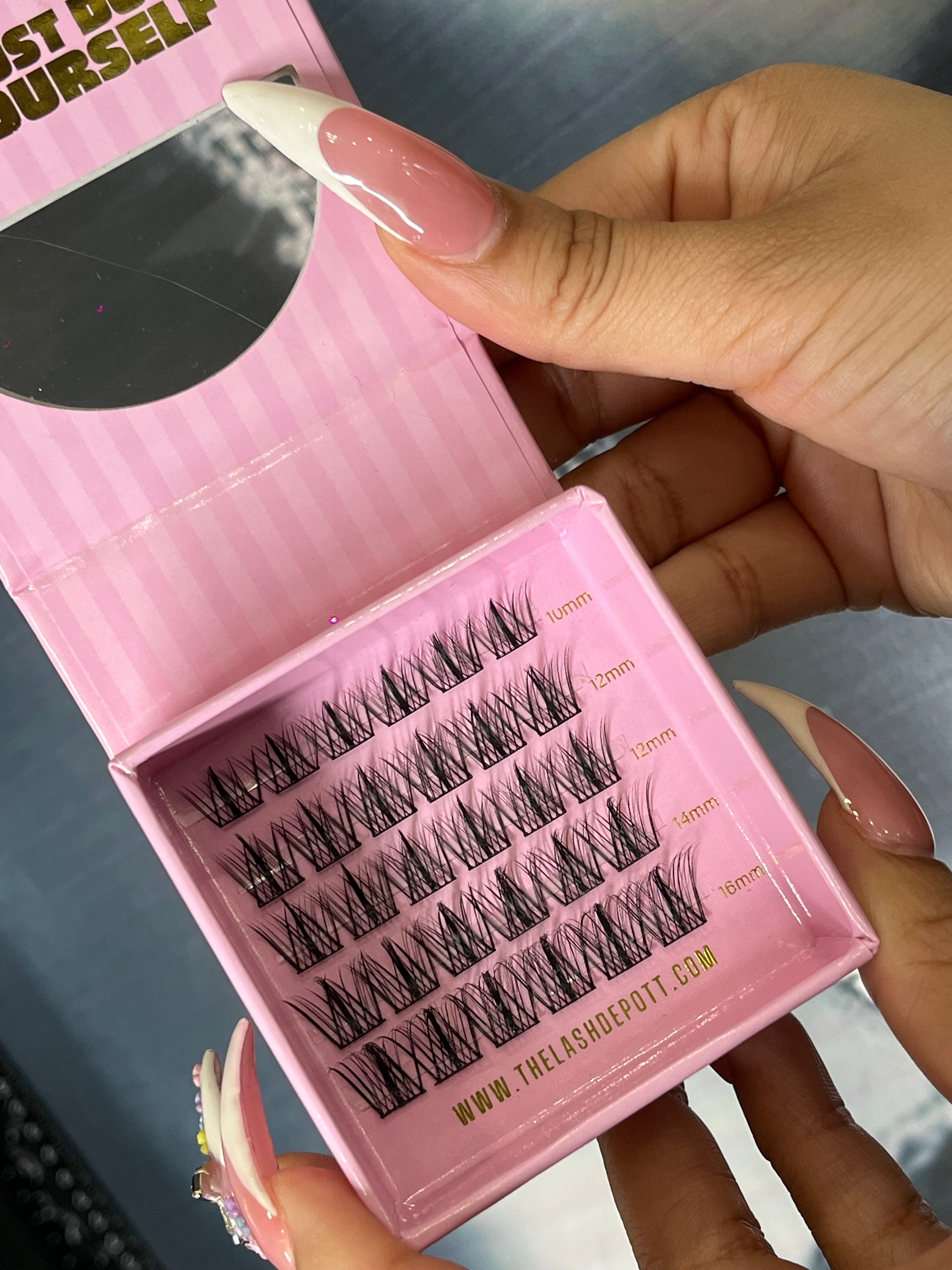 The Lash Vault Cluster Lashes