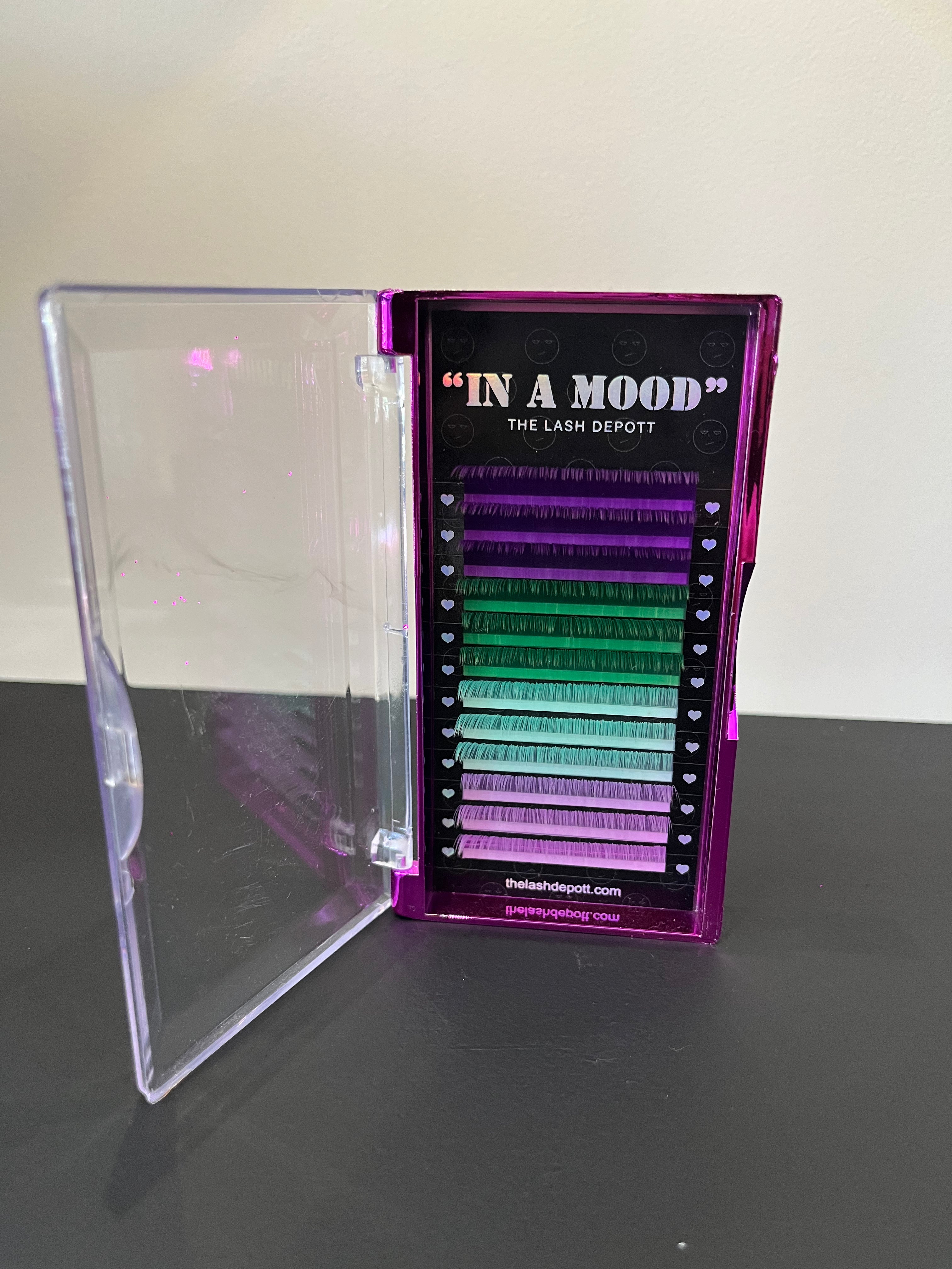 “In A Mood” Lash Trays