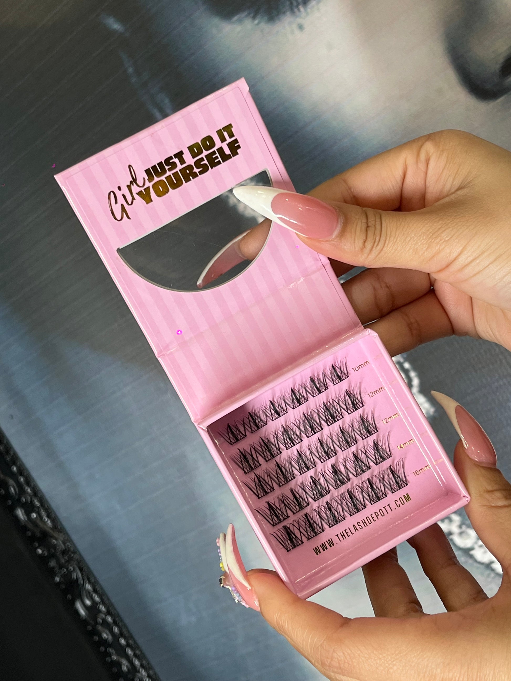 The Lash Vault Cluster Lashes