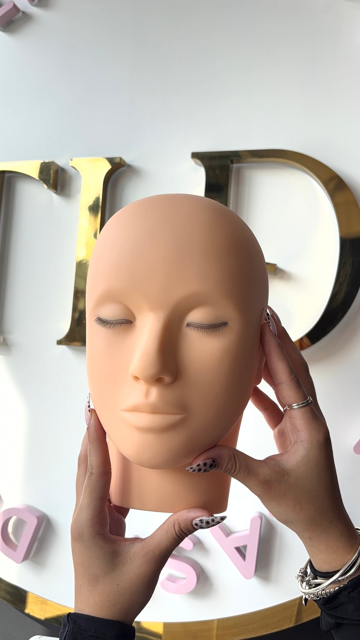 THU LASH TRAINING BOX