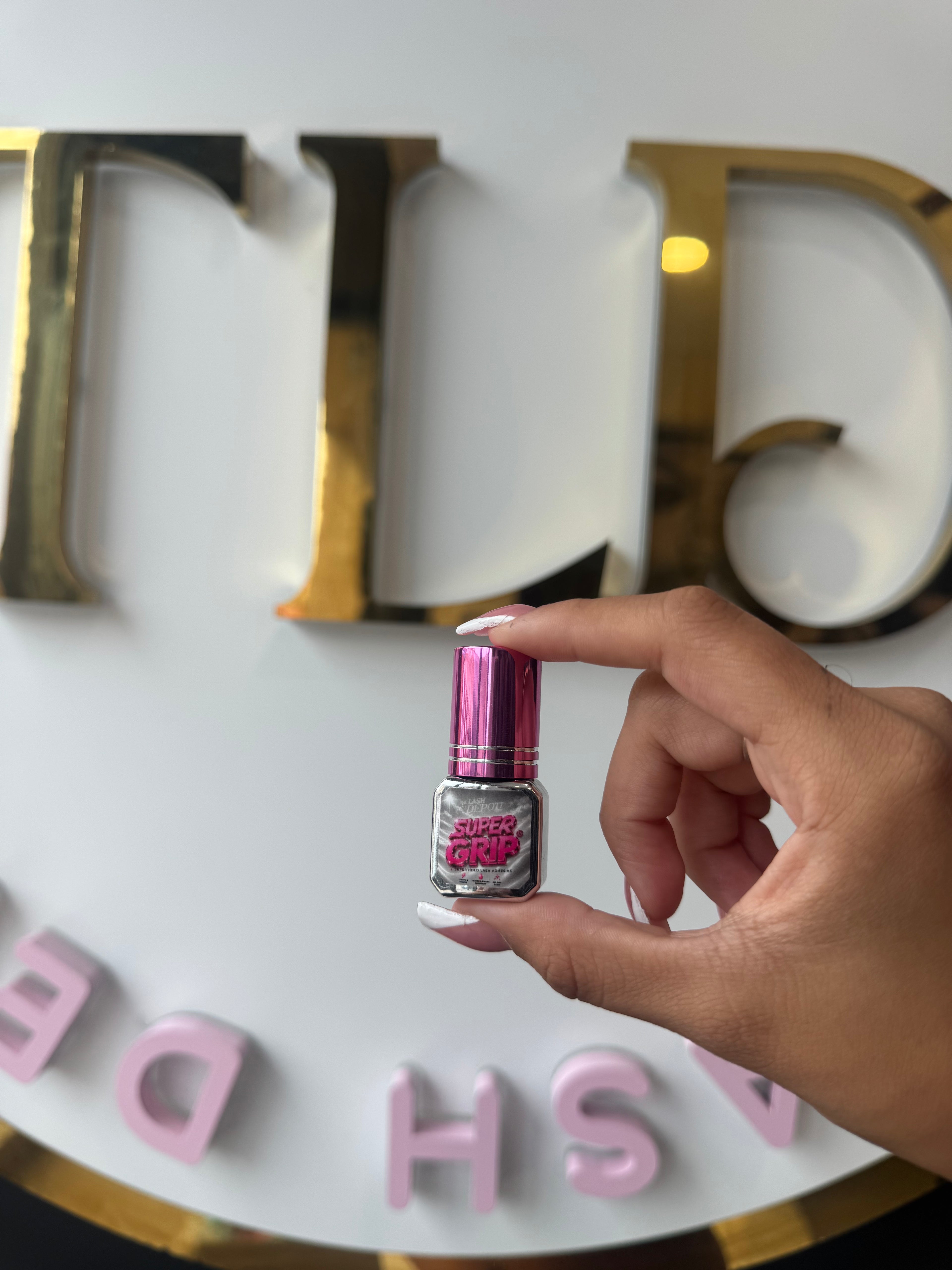 SUPER GRIP LASH ADHESIVE